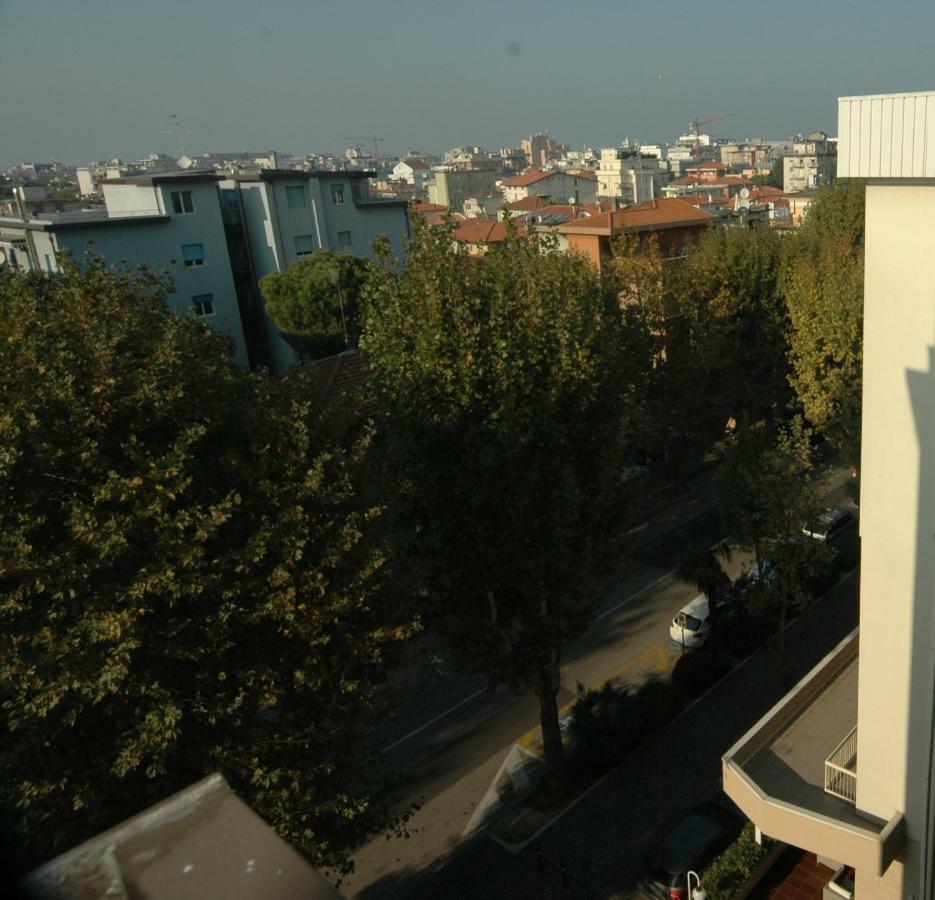 Casa Rosa Appartement Rimini Buitenkant foto